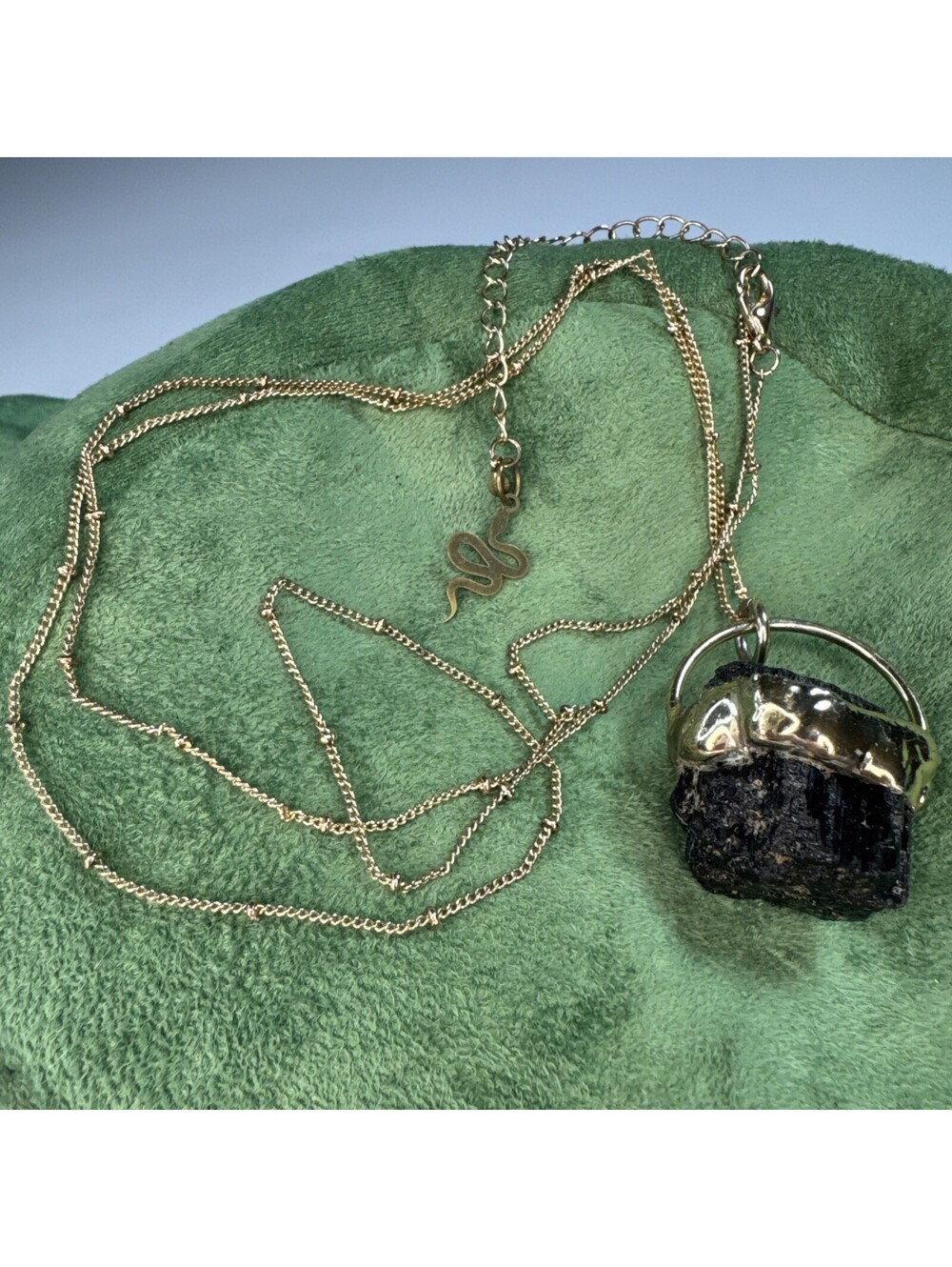 Raw Black Tourmaline Pendant Protection Crystal Necklace Pendant 18” Gold Tone